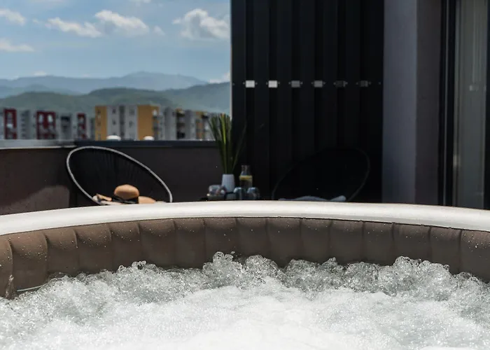 Skylark - Manhattan Penthouse With Jacuzzi & Panoramic View